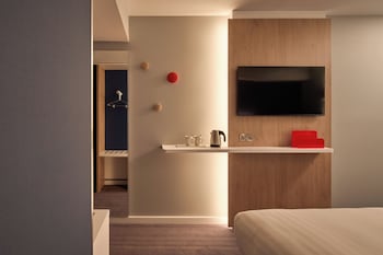 holiday inn express london limehouse by ihg