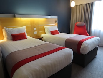 holiday inn express london limehouse by ihg