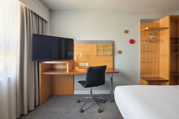 holiday inn express london limehouse by ihg