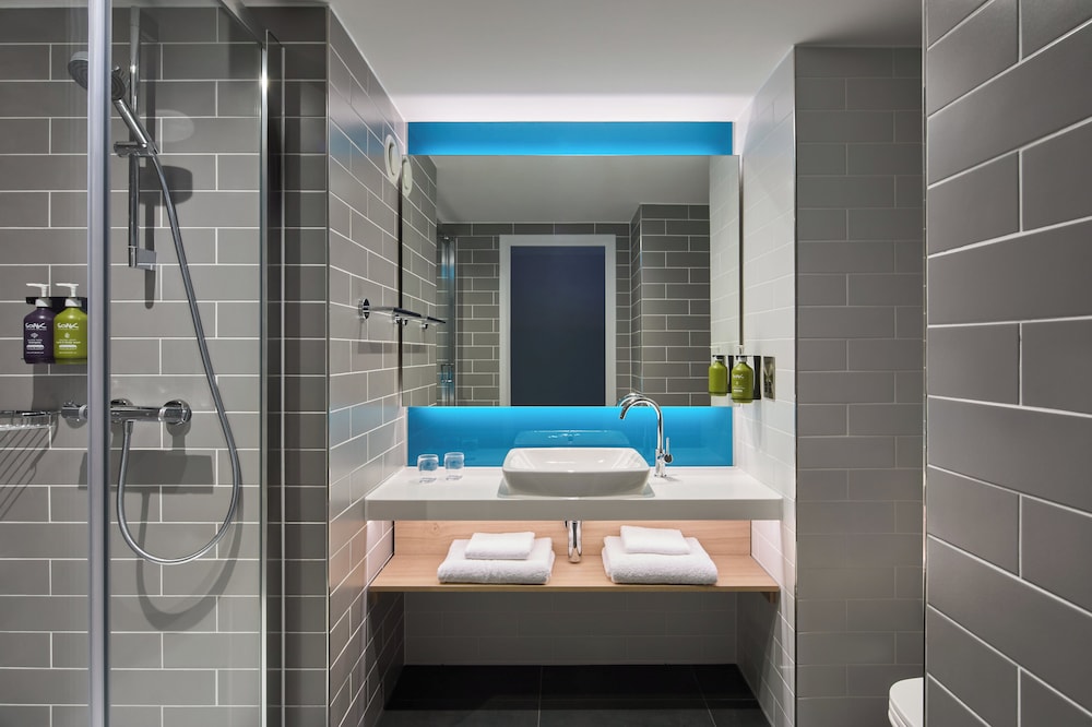 holiday inn express london limehouse by ihg