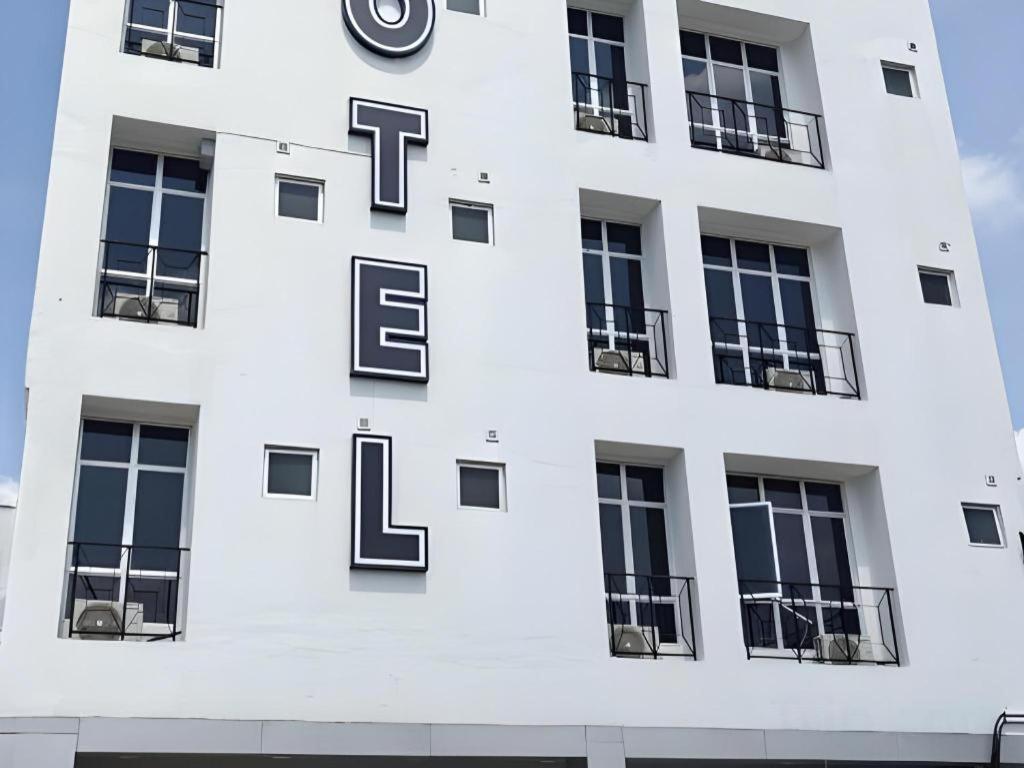 weiss hotels kepong baru
