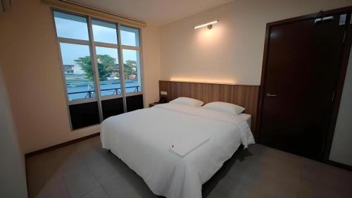 weiss hotels kepong baru