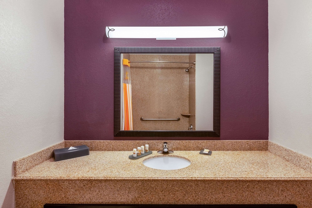 La Quinta Inn & Suites By Wyndham Lumberton,Evadale>>Beaumont,2.5 star
