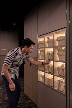 Cube Social Boutique Capsule Hotel @ Boat Quay,,2 star