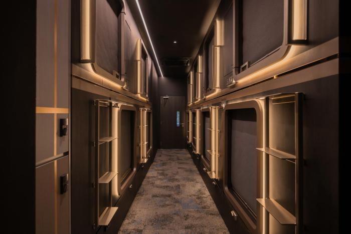 cube social boutique capsule hotel boat quay