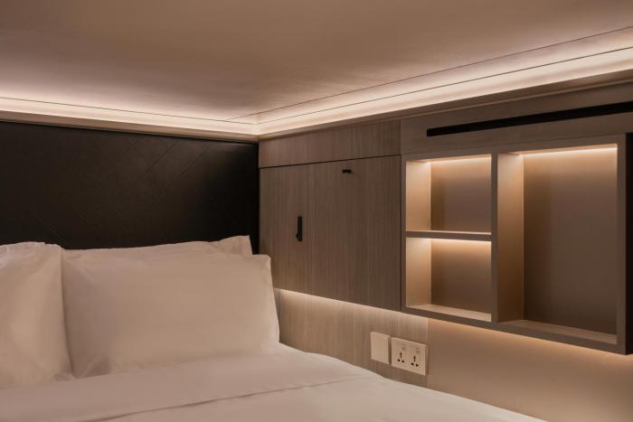 cube social boutique capsule hotel boat quay