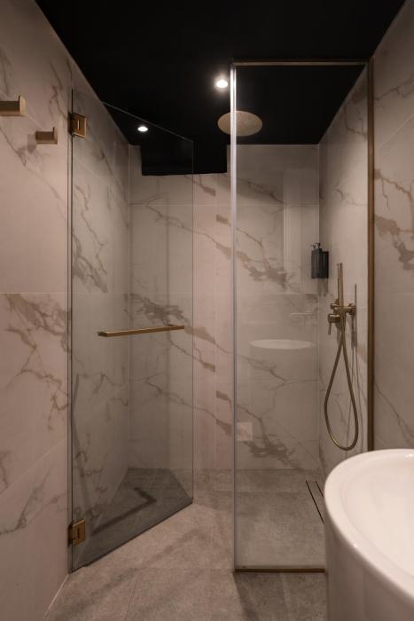 cube social boutique capsule hotel boat quay