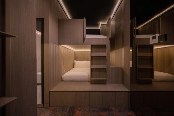 cube social boutique capsule hotel boat quay