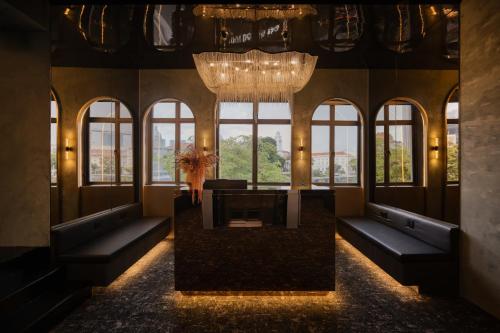 cube social boutique capsule hotel boat quay