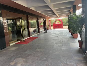 maya international