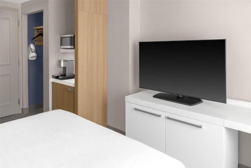 hilton garden inn queens jfk airport