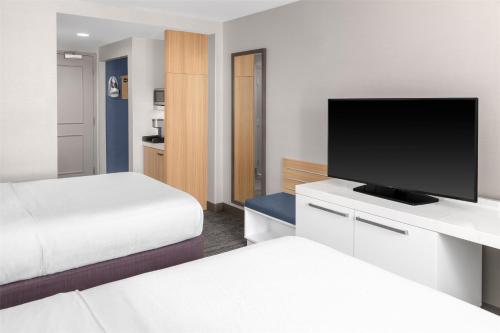 hilton garden inn queens jfk airport