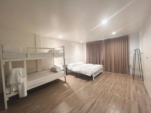 krung tone hostel