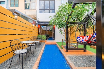 marco polo phuket poshtel