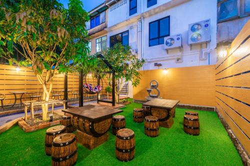 marco polo phuket poshtel