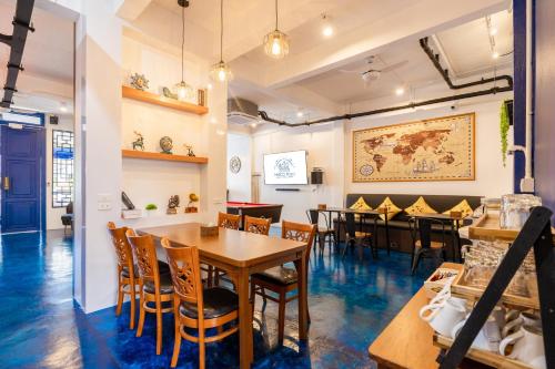 marco polo phuket poshtel