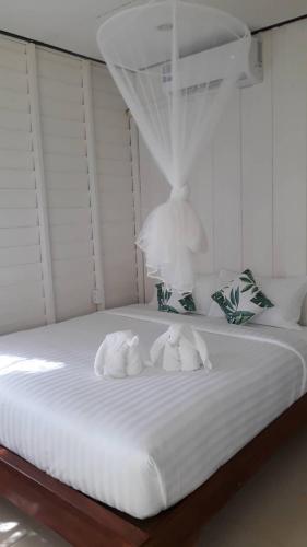 the river retreat koh mak