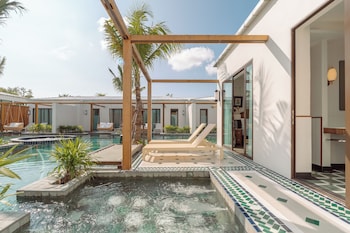 sugar marina resort lagoon villas naiyang beach