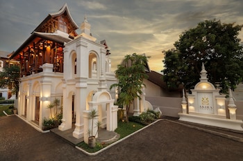 akira thaphae hotel