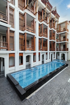 akira thaphae hotel