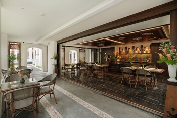 akira thaphae hotel