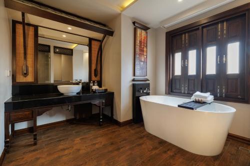 akira thaphae hotel