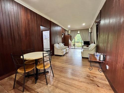 lilla hilltop retreat janda baik