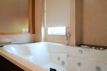 port azafata valencia hotel