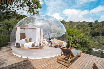 bubblesky glamping guatape
