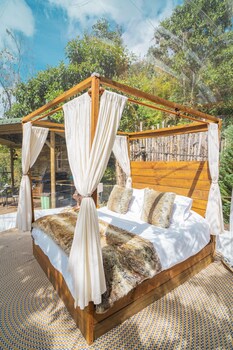 bubblesky glamping guatape