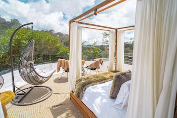 bubblesky glamping guatape