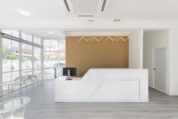 Srinn Hotel Pattaya Klang,,2 star