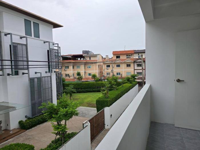 srinn hotel pattaya klang