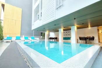 The One Cozy Living,,3 star