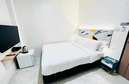pj hostel and bar