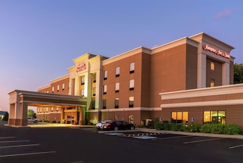 hampton inn and suites marshalltown