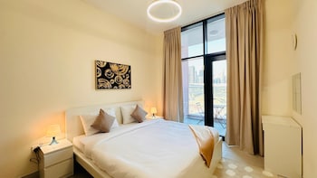 sunday sheikh zayed road concord tower by belvilla