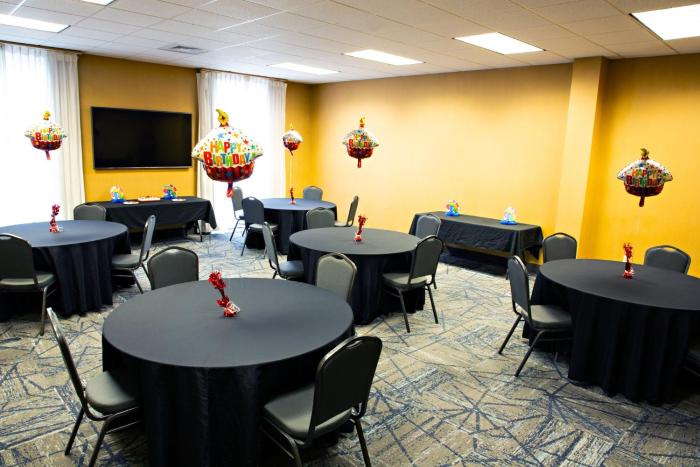 holiday inn express hotel and suites harrisburg west by ihg