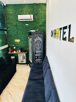 on hostel premium com traslado e cafe