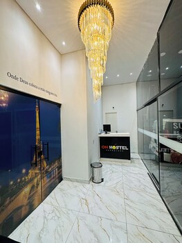 on hostel premium com traslado e cafe