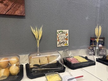 on hostel premium com traslado e cafe