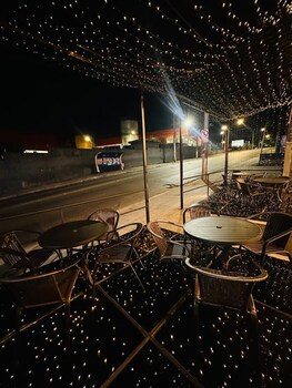 on hostel premium com traslado e cafe