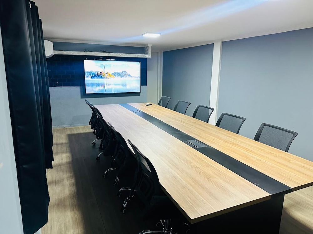 on hostel premium com traslado e cafe