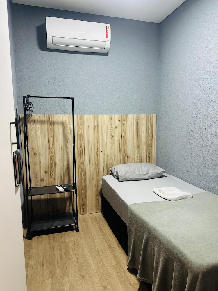 on hostel premium com traslado e cafe