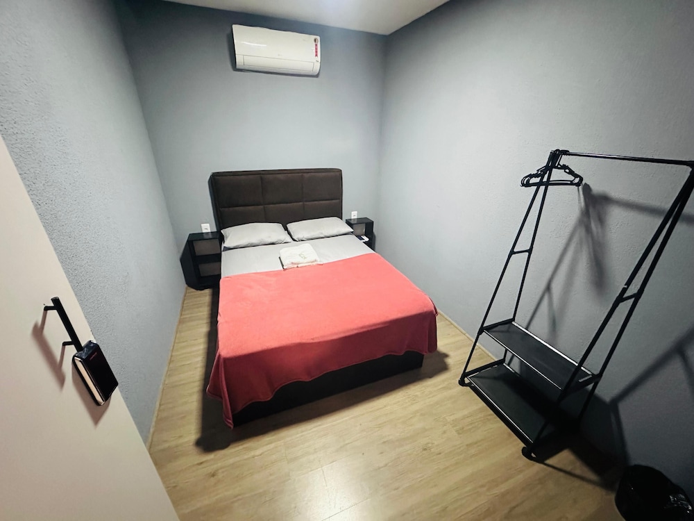 on hostel premium com traslado e cafe