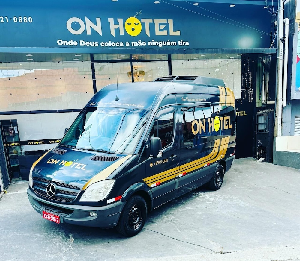 on hostel premium com traslado e cafe