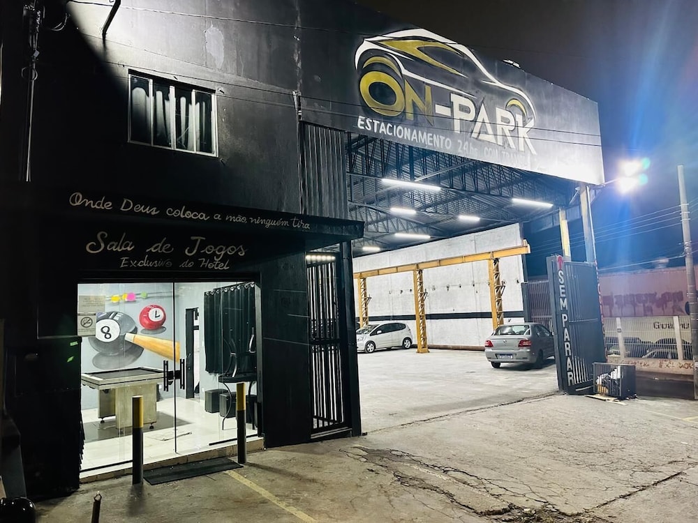 on hostel premium com traslado e cafe