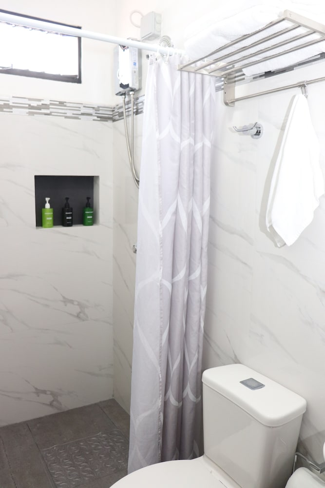 edward and familia inn