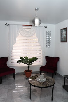 edward and familia inn