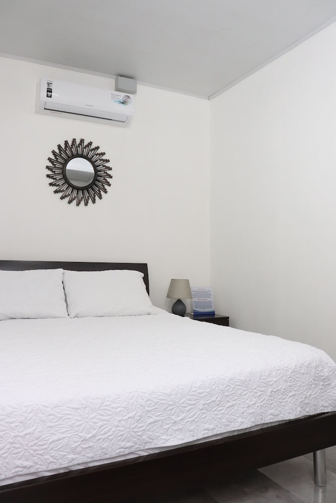 edward and familia inn